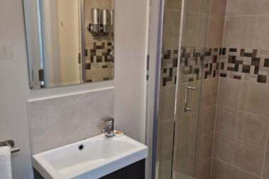 Room 6 Ensuite